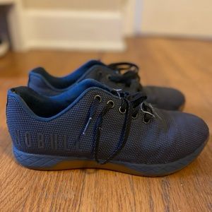 Nobull Trainers, size M7, W8.5, Navy & gum bottom.